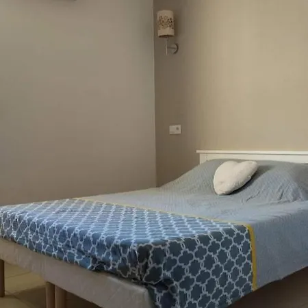 Holiday home Maison Duplex 2 Chambres, Avec Jardin, 800m Belgodere (Corsica)